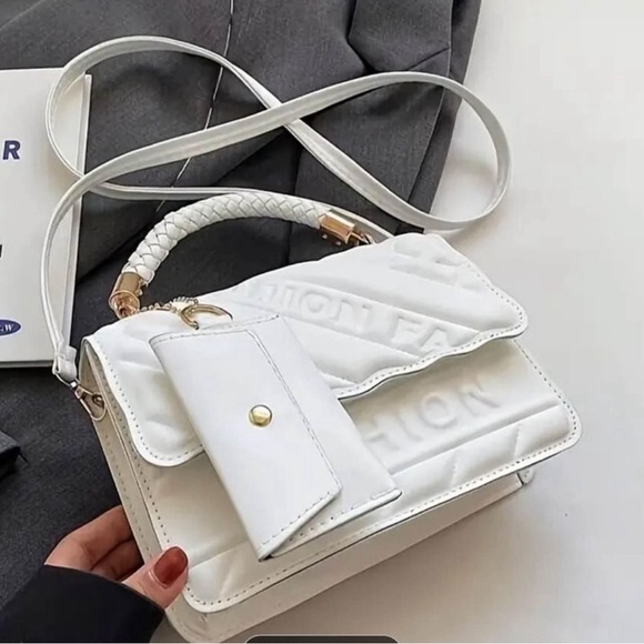 BRAND NEW BEAUTIFUL CROSS BODY BAG - Picture 6 of 6